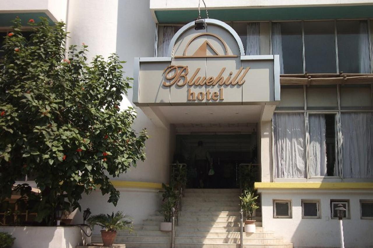 Hotel Bluehill Бхавнагар Екстериор снимка
