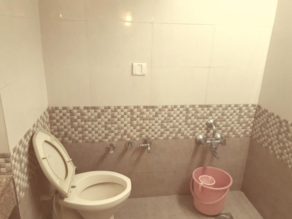 Hotel Bluehill Бхавнагар Екстериор снимка